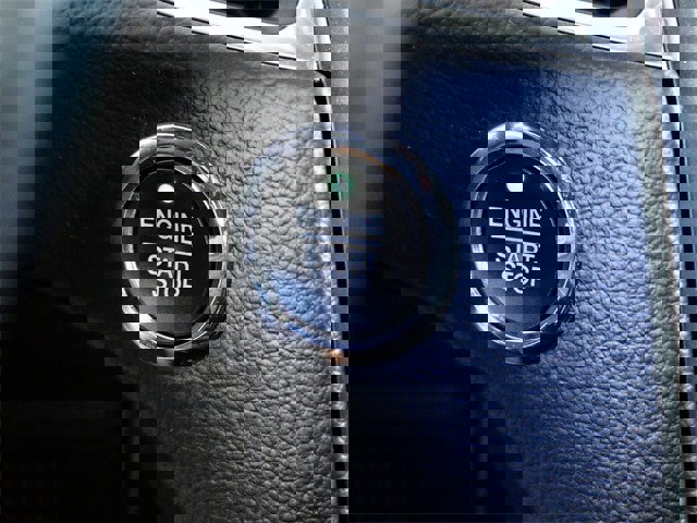 Certified 2022 Ford Edge Titanium w/ Equipment Group 301A image 20