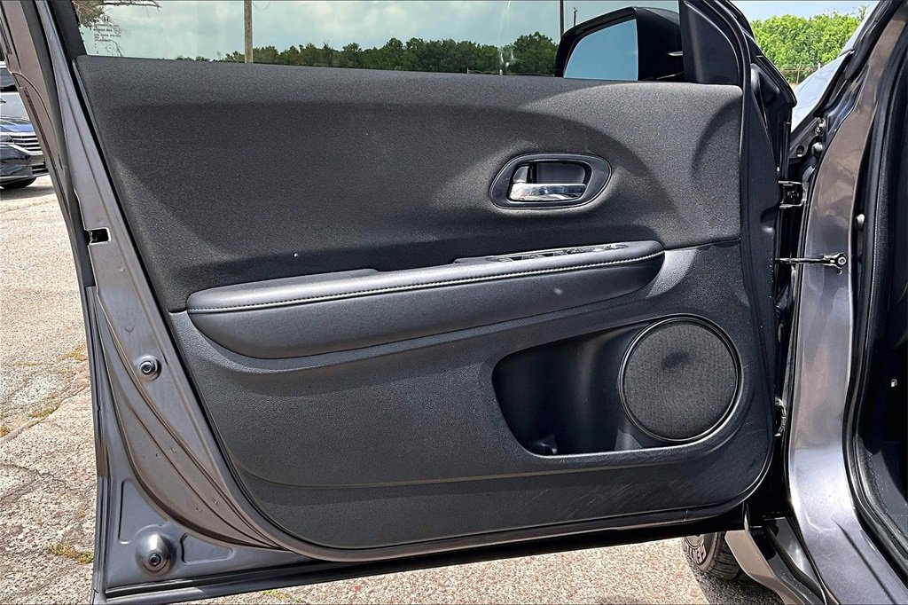 Used 2020 Honda HR-V LX image 17