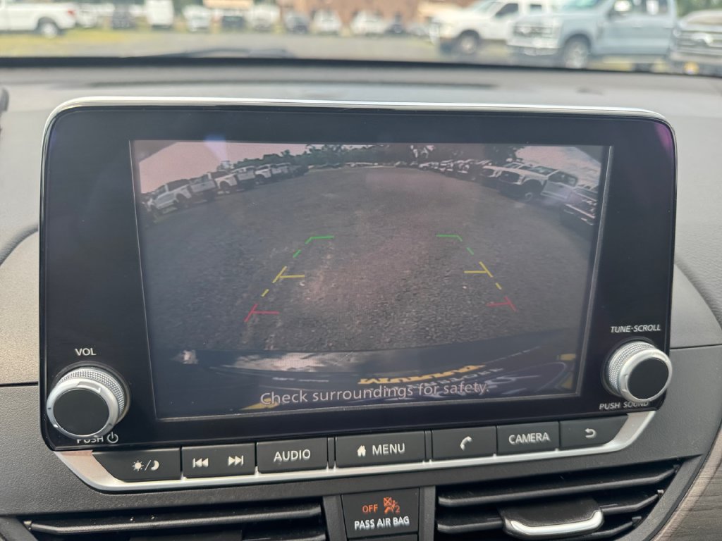 Used 2025 Nissan Altima 2.5 SV FWD image 39