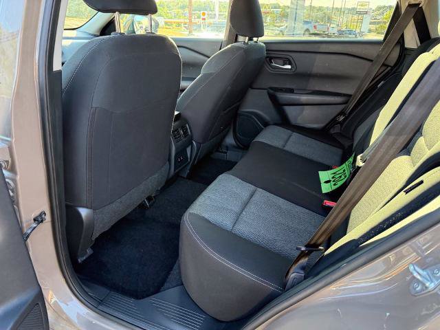 Used 2025 Nissan Rogue SV FWD image 18