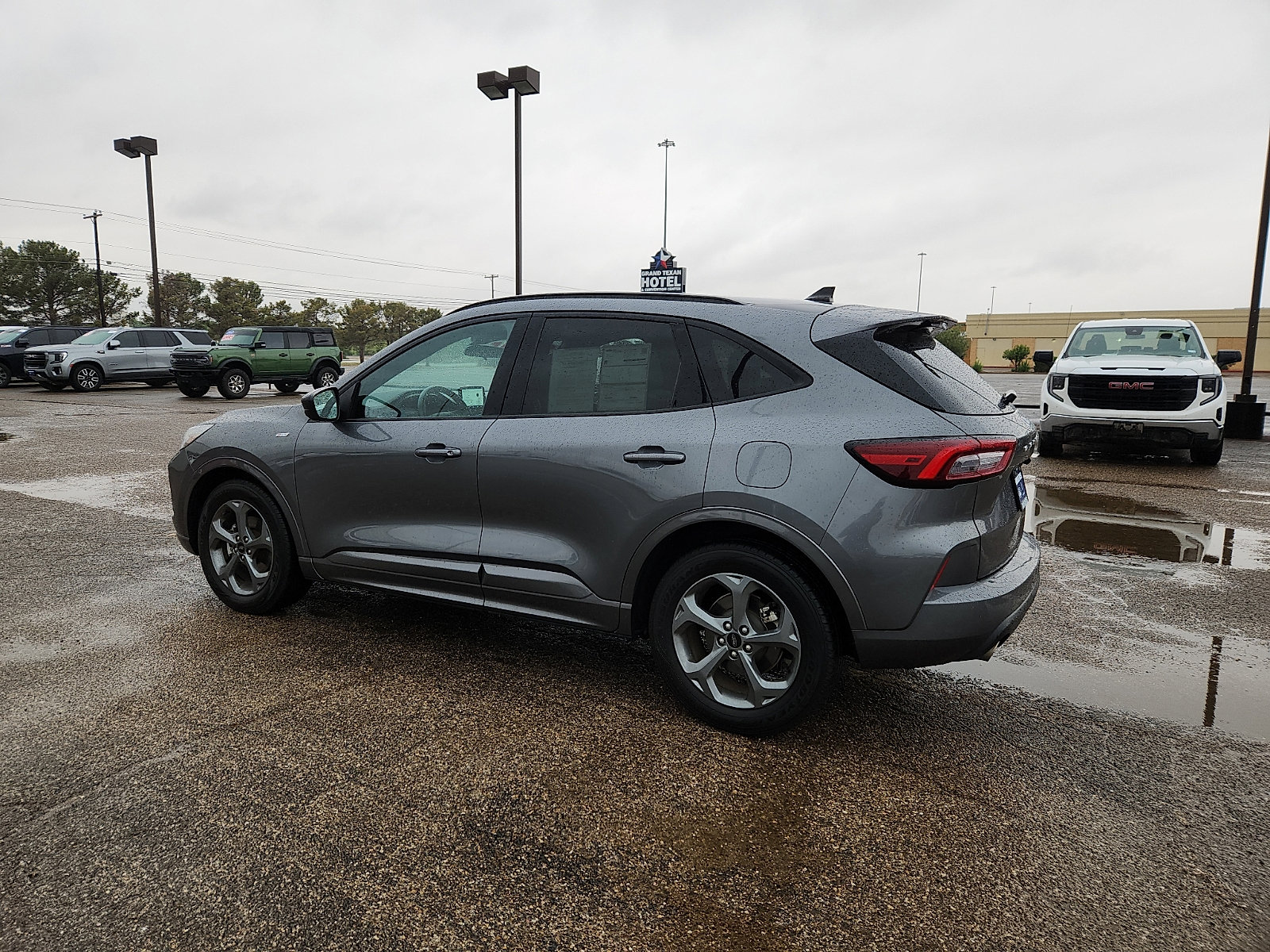 Certified 2024 Ford Escape ST-Line FWD image 4