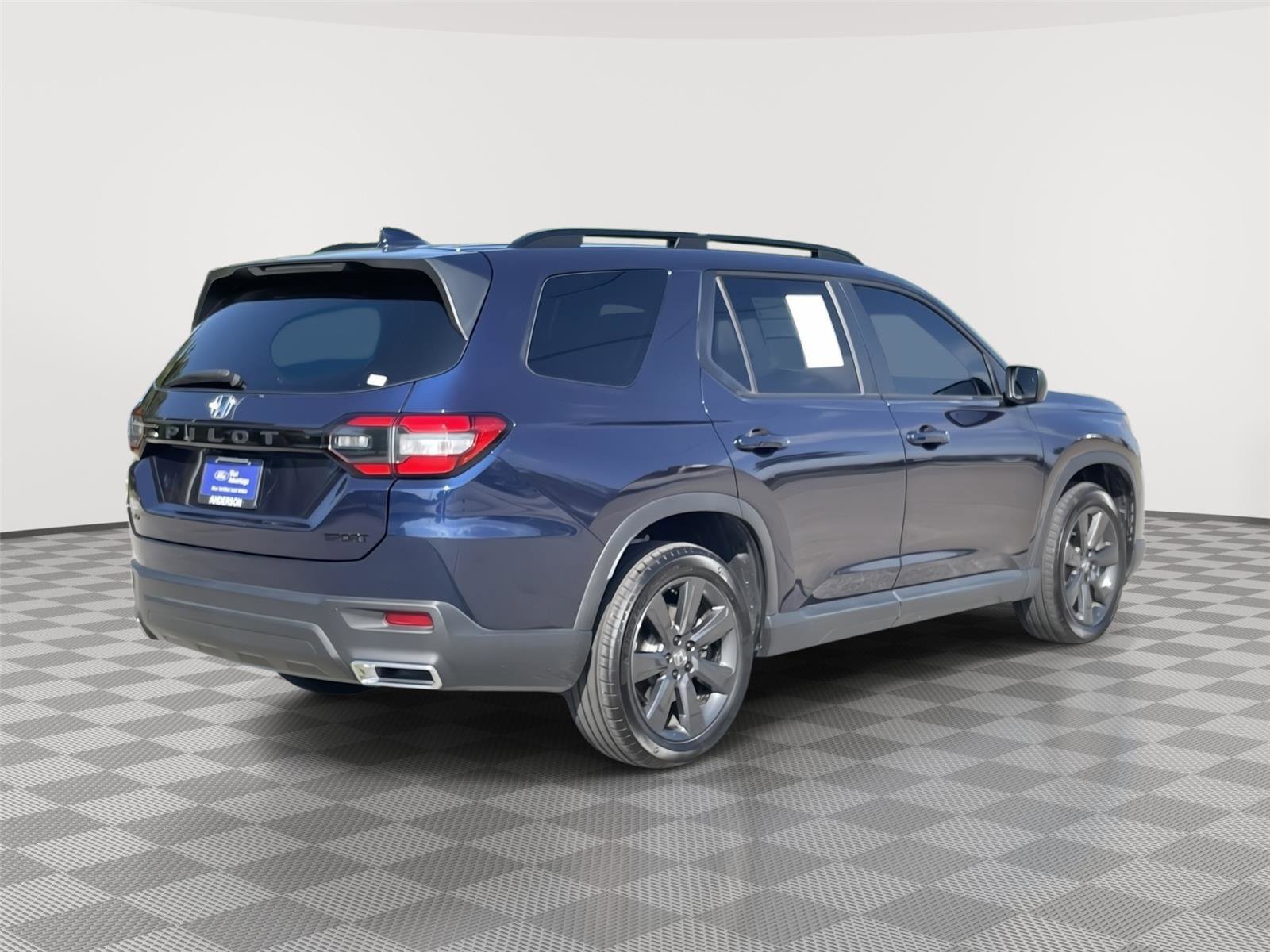 Used 2025 Honda Pilot Sport image 7