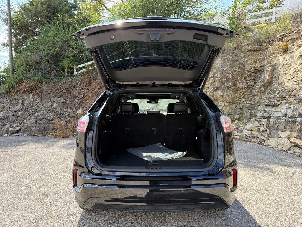 Certified 2022 Ford Edge ST-Line image 9