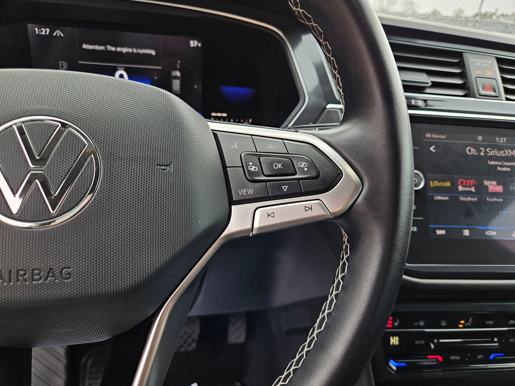 Used 2022 Volkswagen Tiguan SE image 11