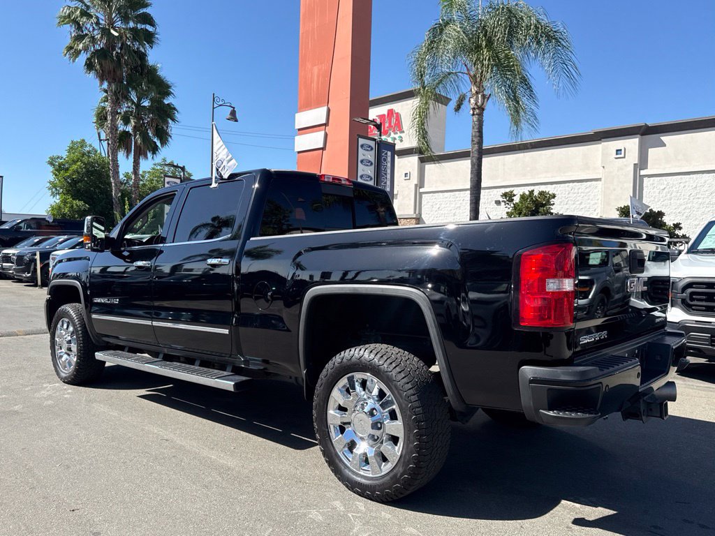 Used 2018 GMC Sierra 2500 Denali w/ Duramax Plus Package AWD/4WD image 8
