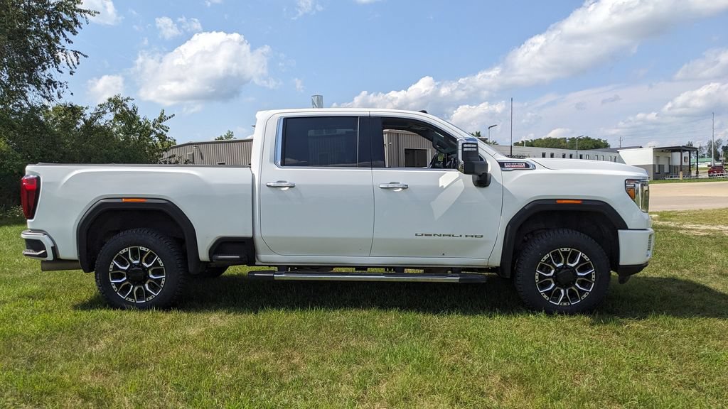 Used 2023 GMC Sierra 2500 Denali w/ Technology Package AWD/4WD image 2