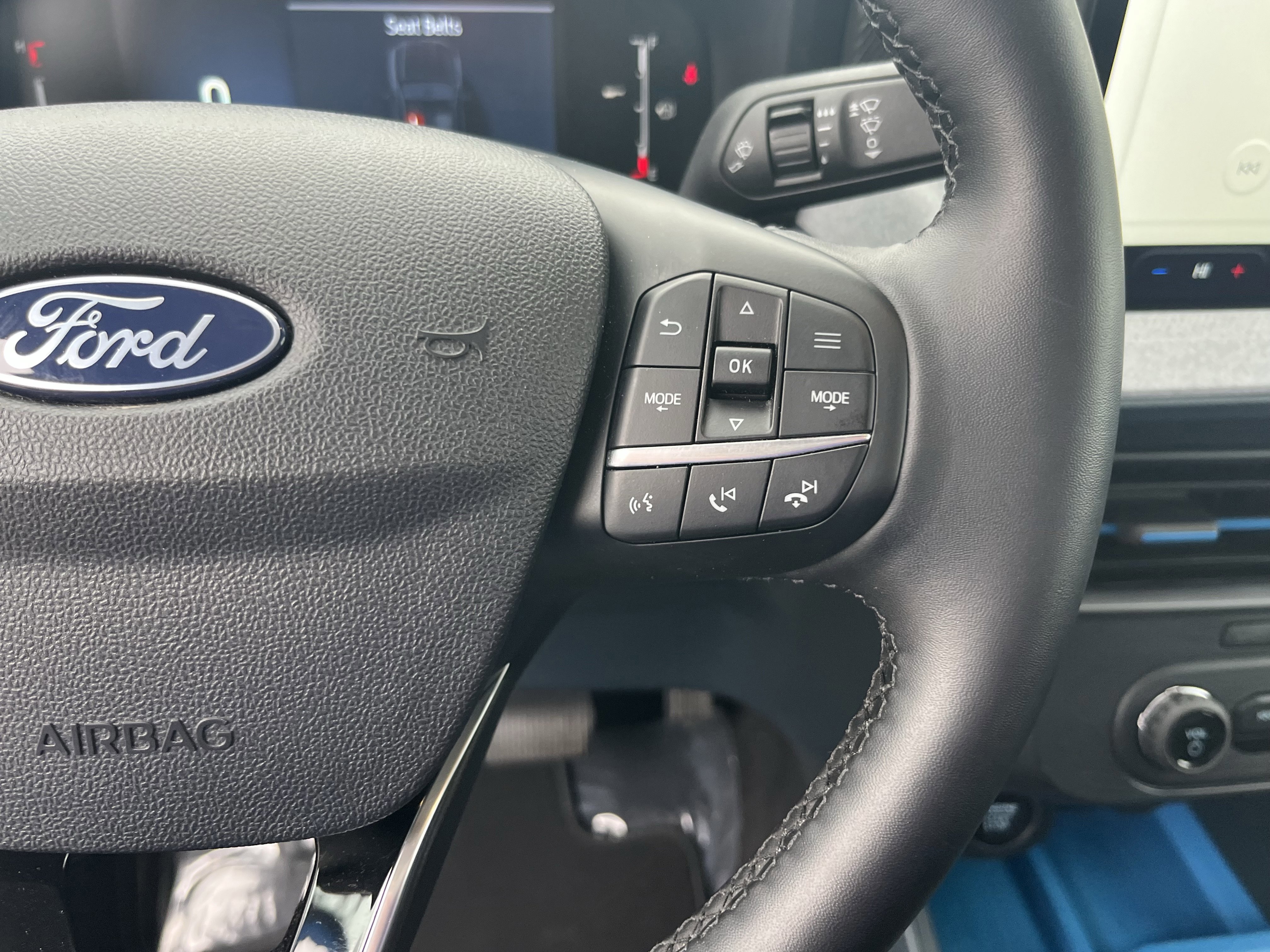 Certified 2025 Ford Maverick XLT w/ Equipment Group 301A AWD/4WD image 17