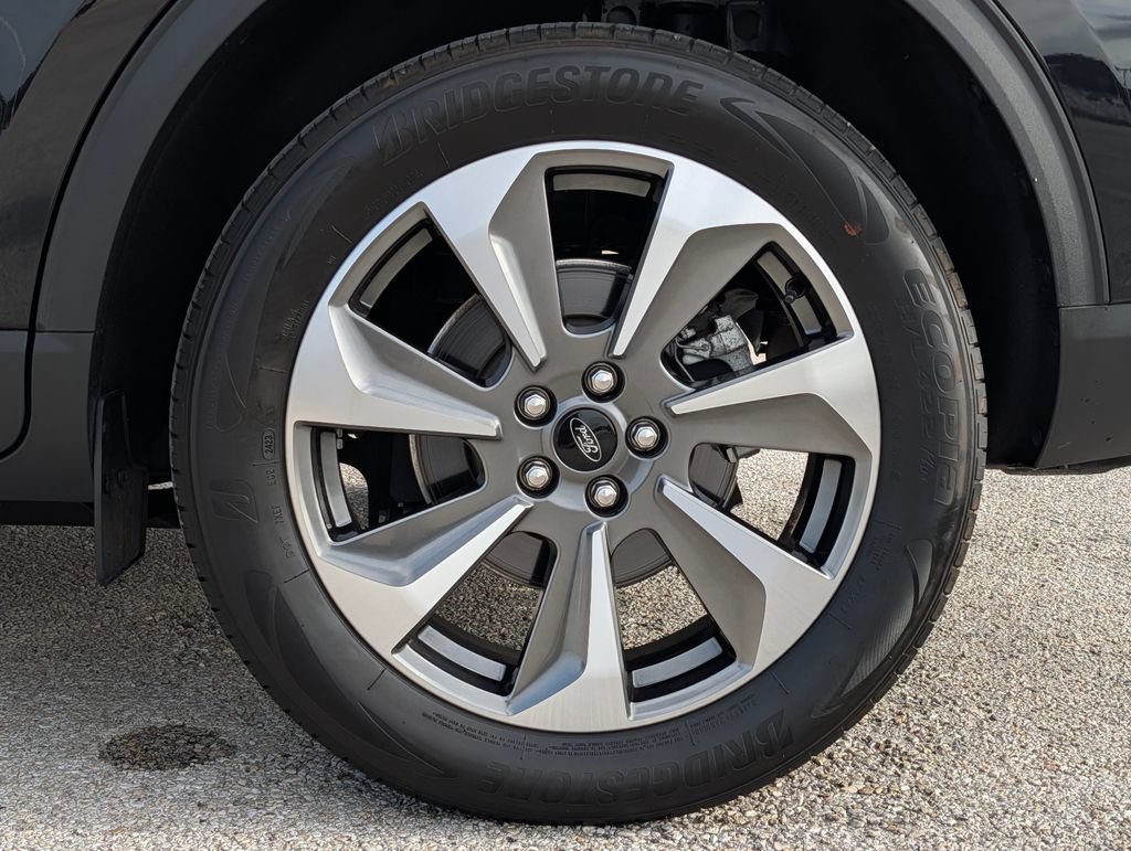 Certified 2023 Ford Escape Platinum w/ Premium Technology Package AWD/4WD image 28