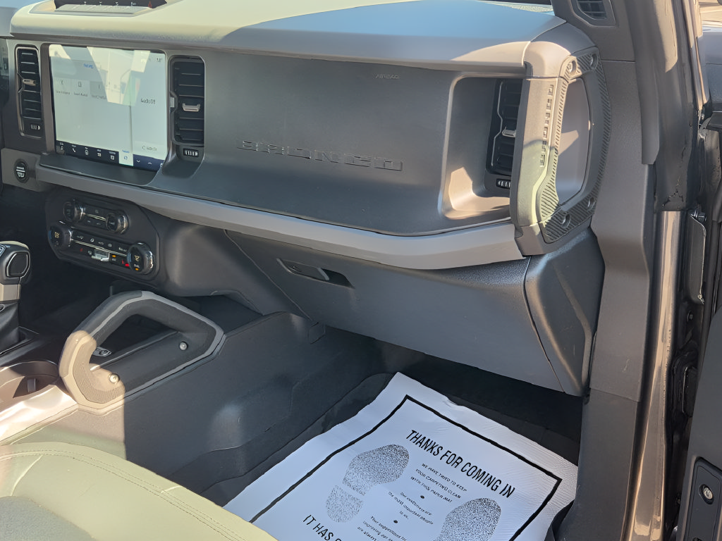 Certified 2024 Ford Bronco Big Bend w/ Sasquatch Package AWD/4WD image 32