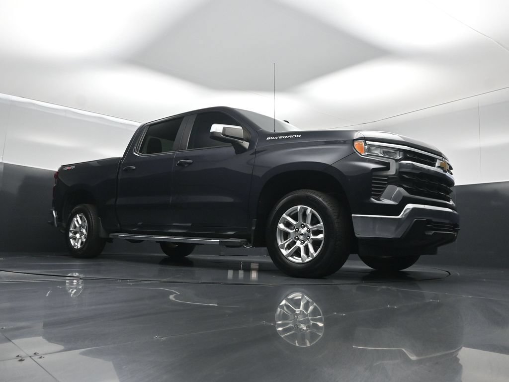 Used 2023 Chevrolet Silverado 1500 LT AWD/4WD image 4