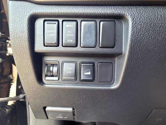 Used 2020 Nissan Titan PRO-4X w/ Pro-4x Convenience Package image 16