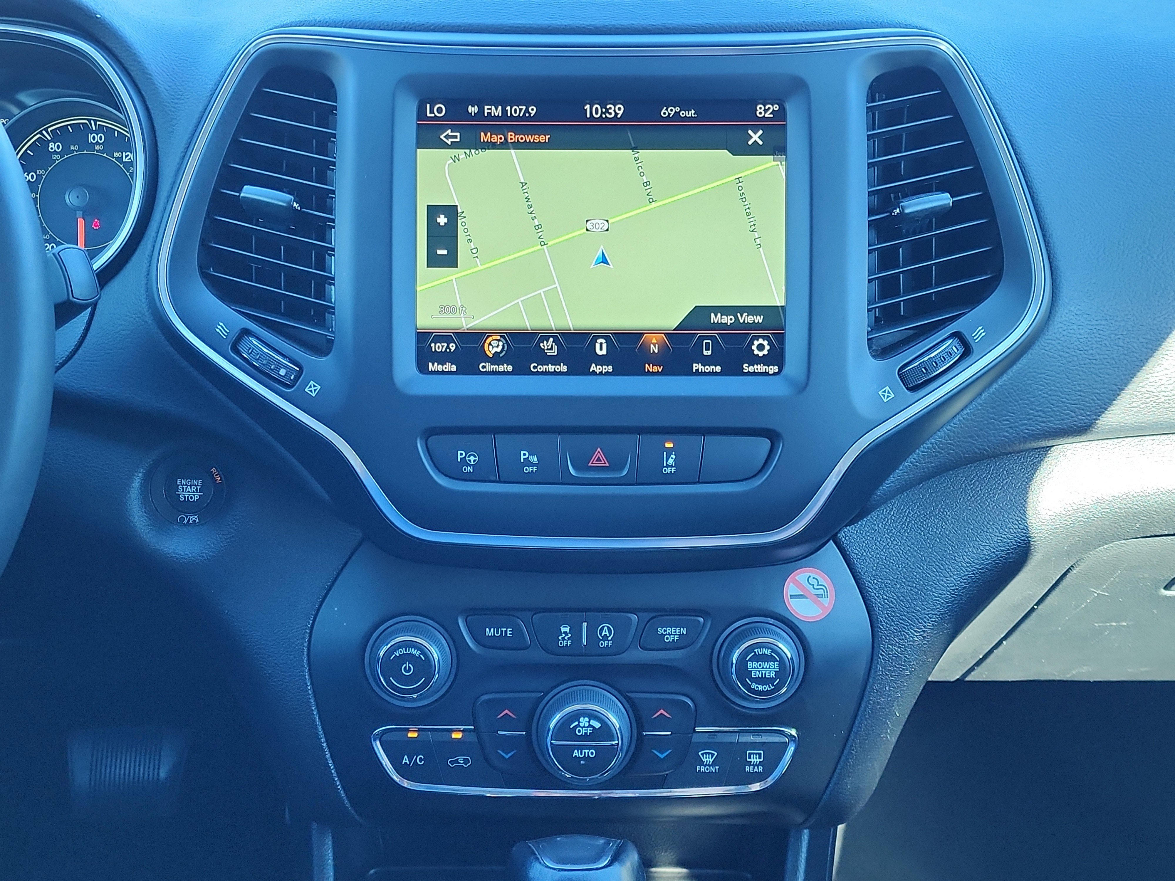 Used 2023 Jeep Cherokee Altitude Lux image 21