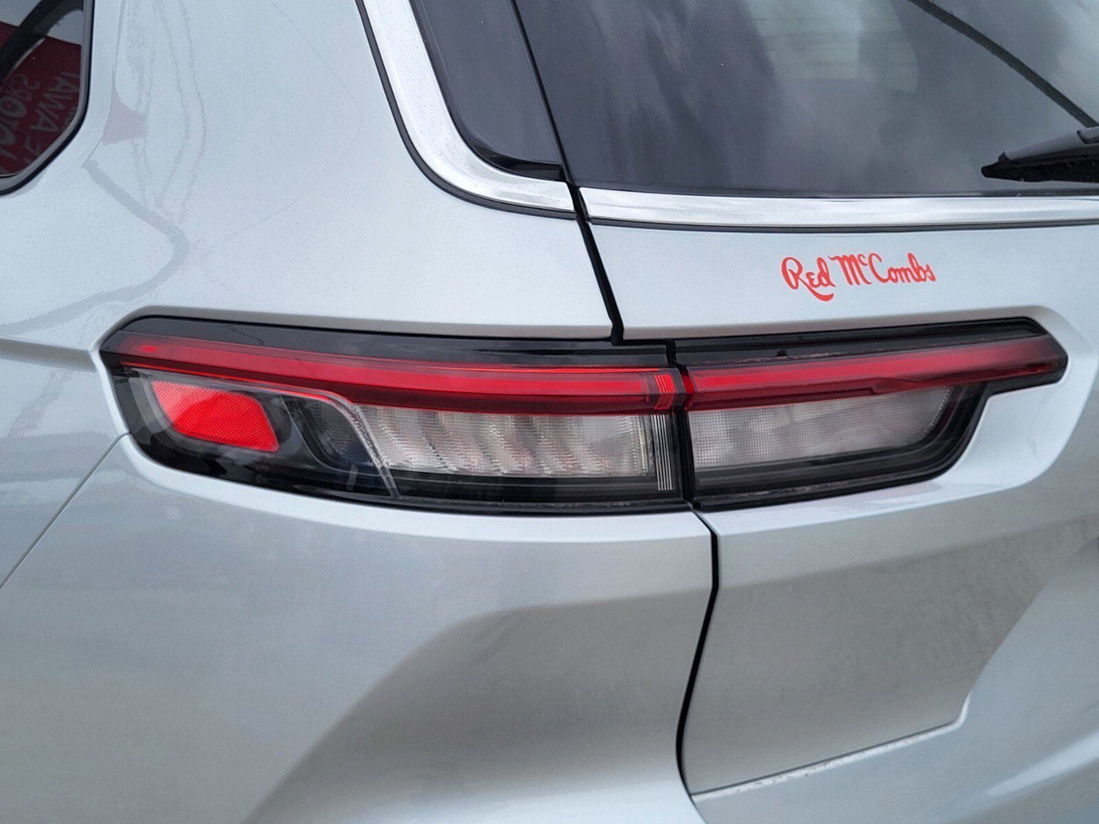 Used 2025 Jeep Grand Cherokee L Laredo image 10