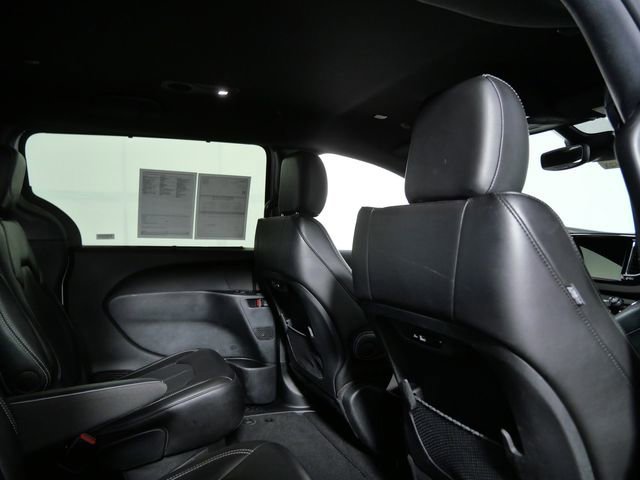 Used 2025 Chrysler Pacifica Select image 13