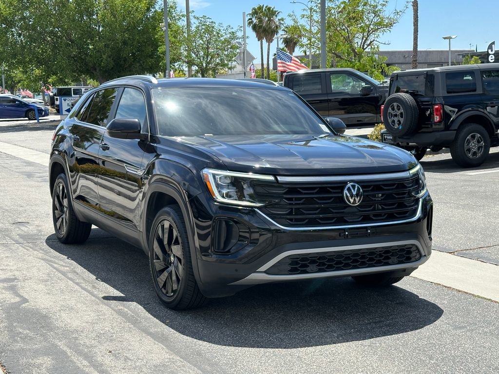 Used 2024 Volkswagen Atlas Cross Sport SE FWD image 10