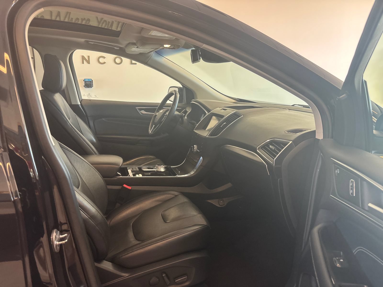 Certified 2020 Ford Edge Titanium FWD image 6