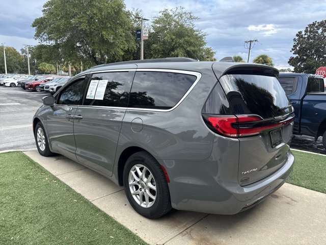 Used 2022 Chrysler Pacifica Touring-L FWD image 6