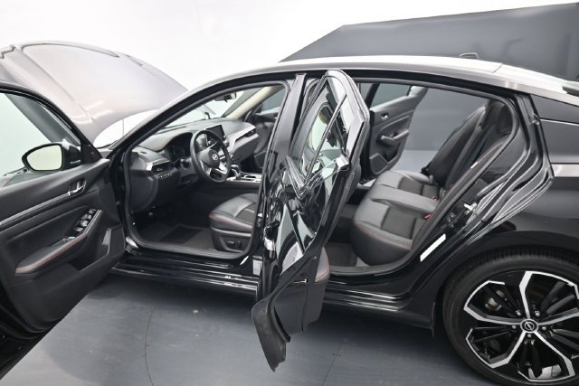 Used 2025 Nissan Altima 2.5 SR FWD image 24