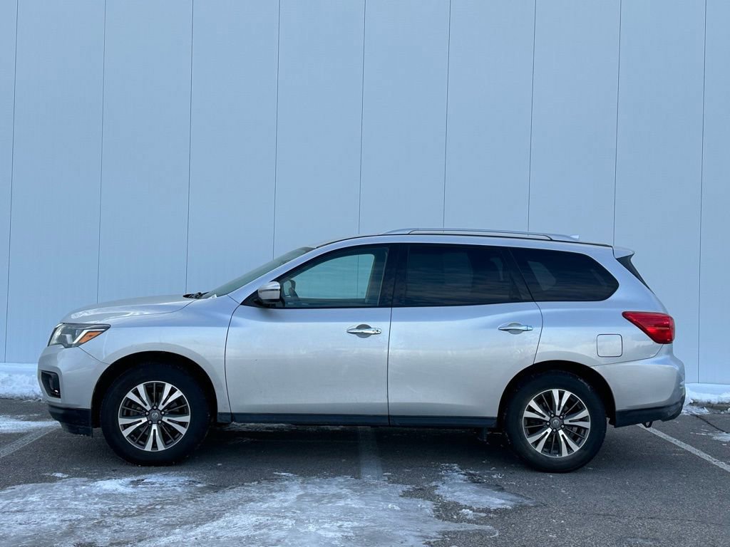 Used 2020 Nissan Pathfinder SV image 5