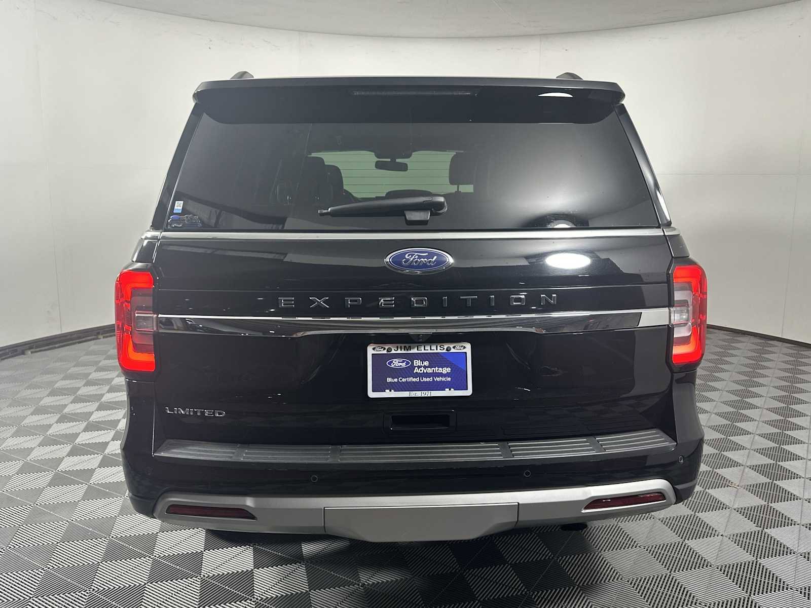 Certified 2023 Ford Expedition Limited image 8