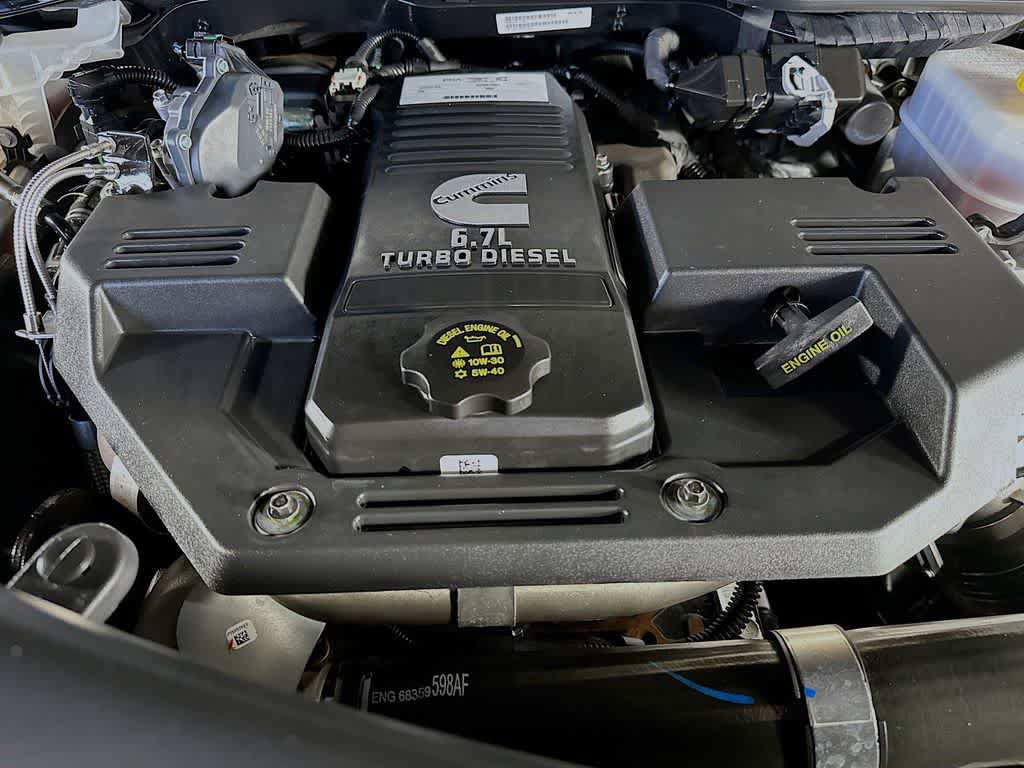 Used 2024 RAM 2500 Laramie w/ Night Edition AWD/4WD image 9