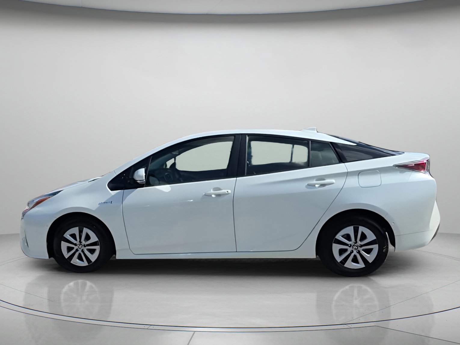 Used 2017 Toyota Prius Four image 10