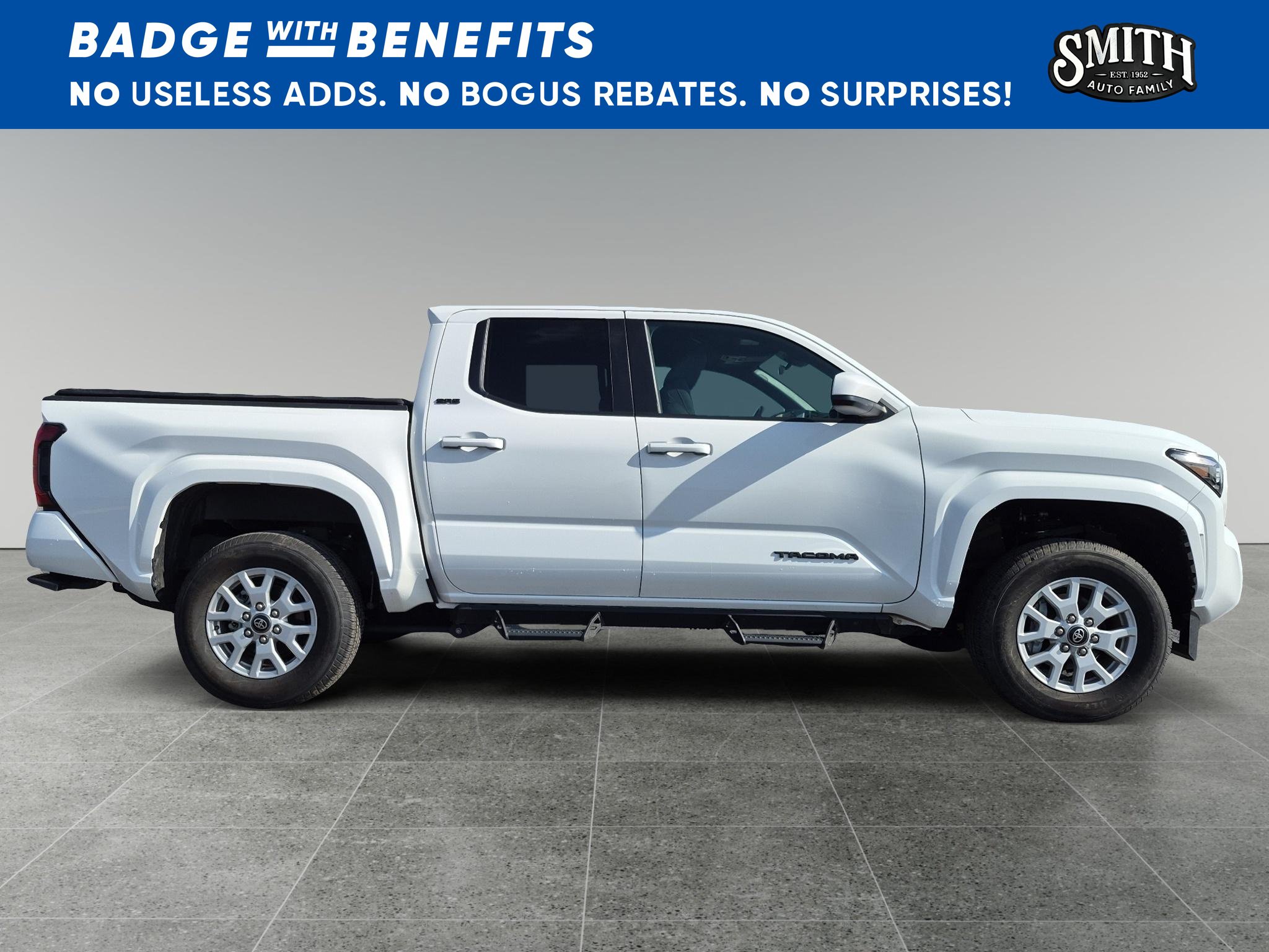 Used 2025 Toyota Tacoma SR5 AWD/4WD image 9