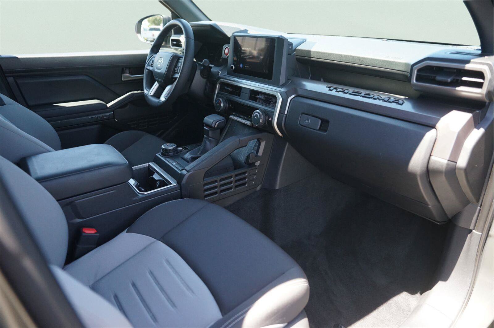 Used 2025 Toyota Tacoma TRD Off-Road AWD/4WD image 17