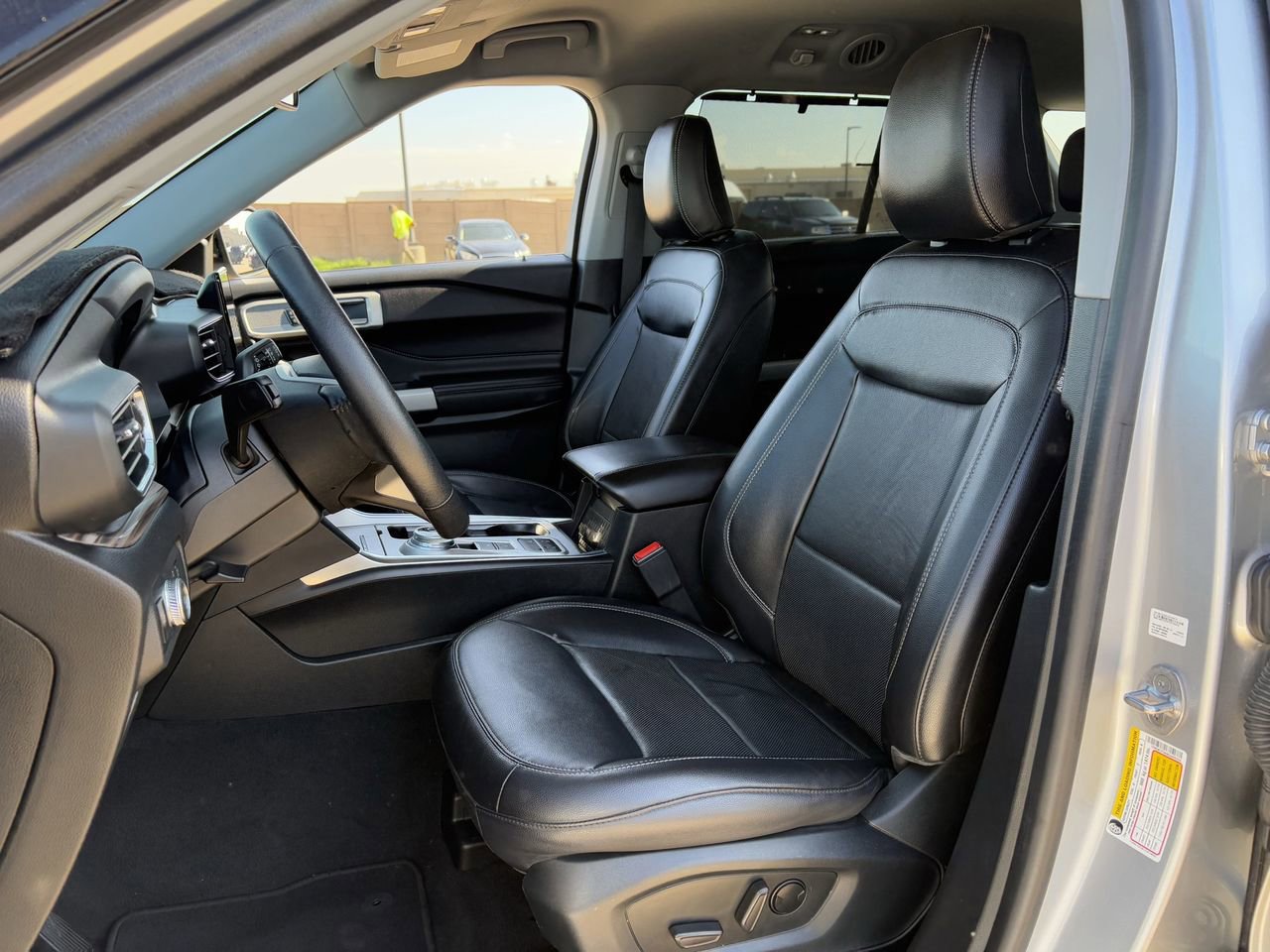 Certified 2022 Ford Explorer Limited RWD image 26