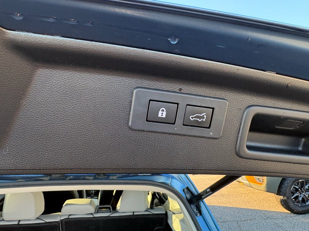 Used 2020 Subaru Forester Limited image 10