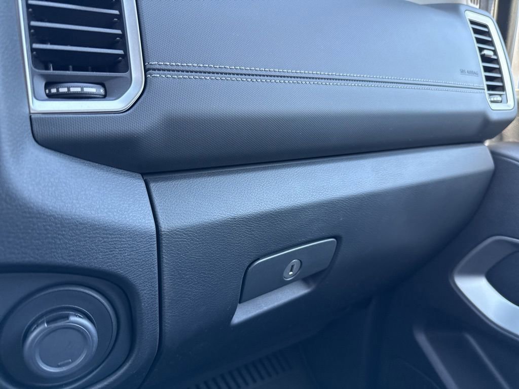 Used 2022 Nissan Frontier SV w/ Technology Package image 30