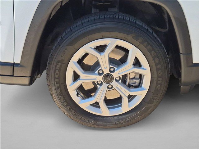 Used 2025 Jeep Compass Latitude AWD/4WD image 23
