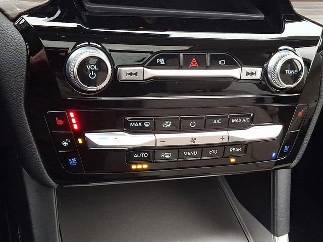 Certified 2022 Ford Explorer Limited w/ Equipment Group 301A image 18