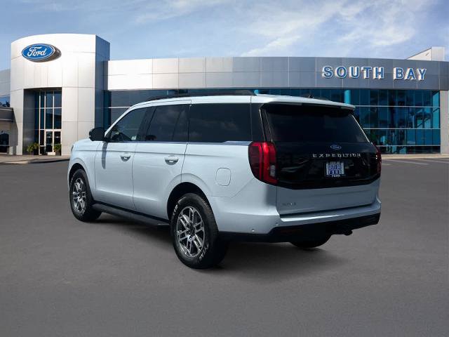 Certified 2025 Ford Expedition Active RWD image 3