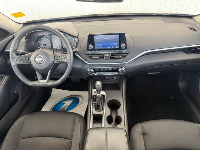 Used 2024 Nissan Altima 2.5 S FWD image 3