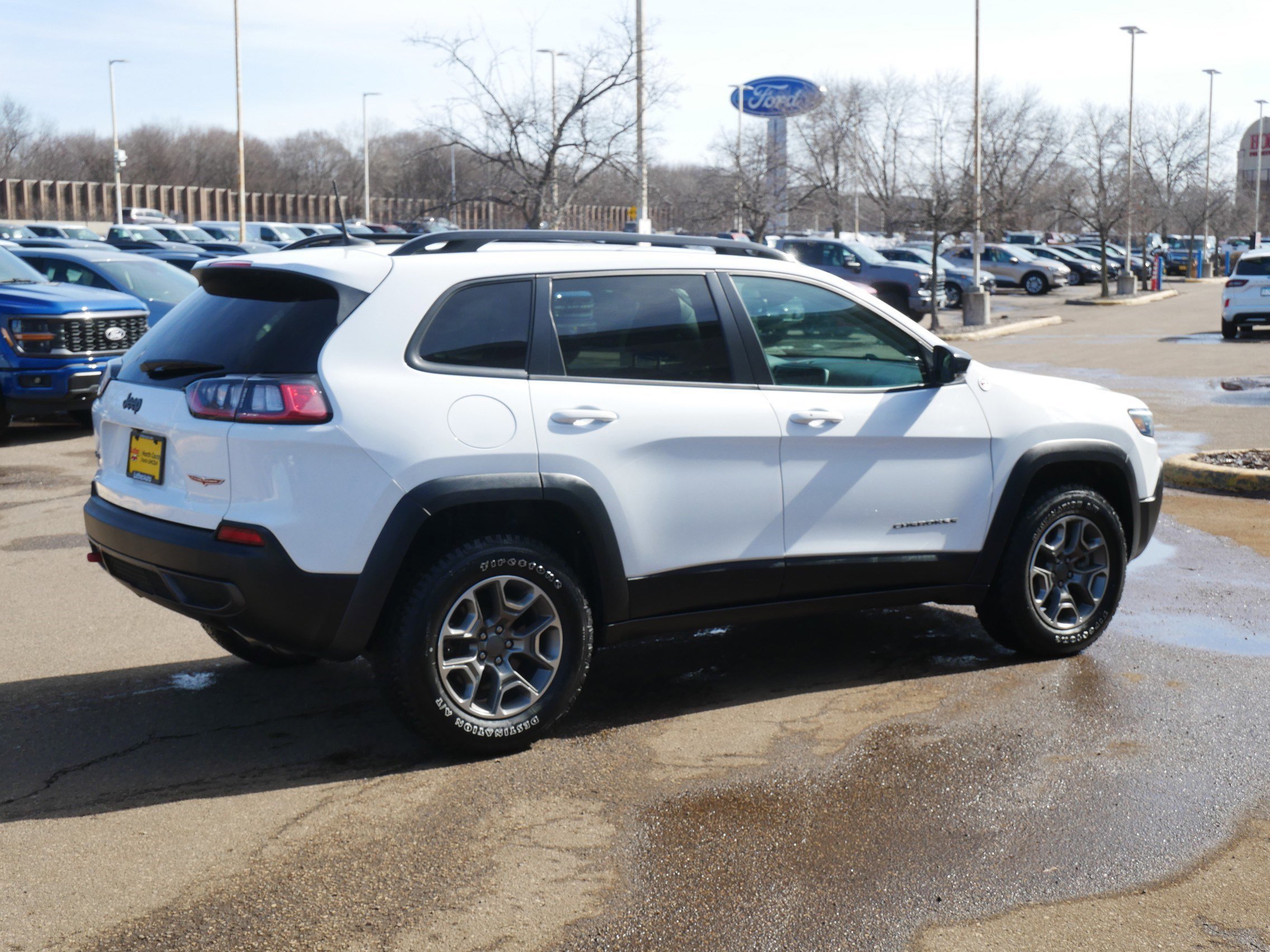 Used 2022 Jeep Cherokee Trailhawk image 9