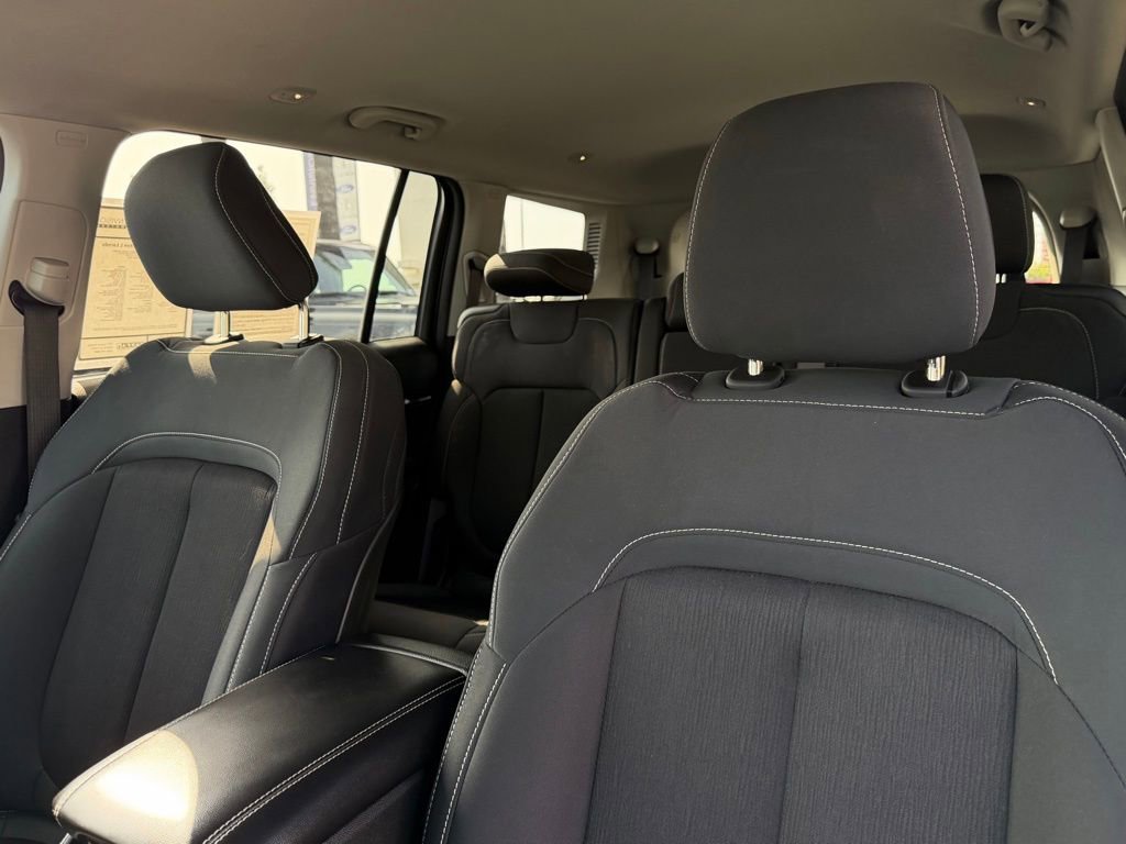 Used 2021 Jeep Grand Cherokee L Laredo w/ Luxury Tech Group I image 17