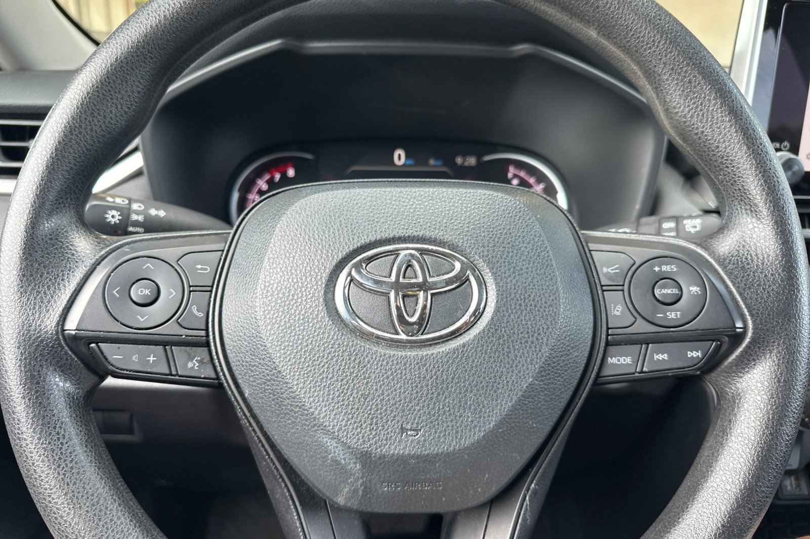 Used 2025 Toyota RAV4 XLE FWD image 22