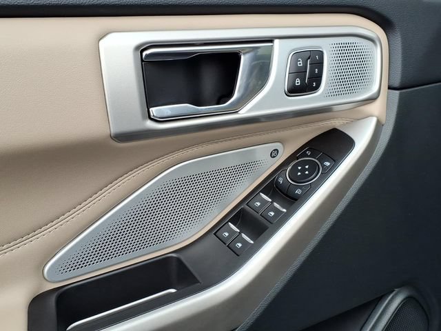 Certified 2024 Ford Explorer Limited w/ Limited Technology Package AWD/4WD image 17
