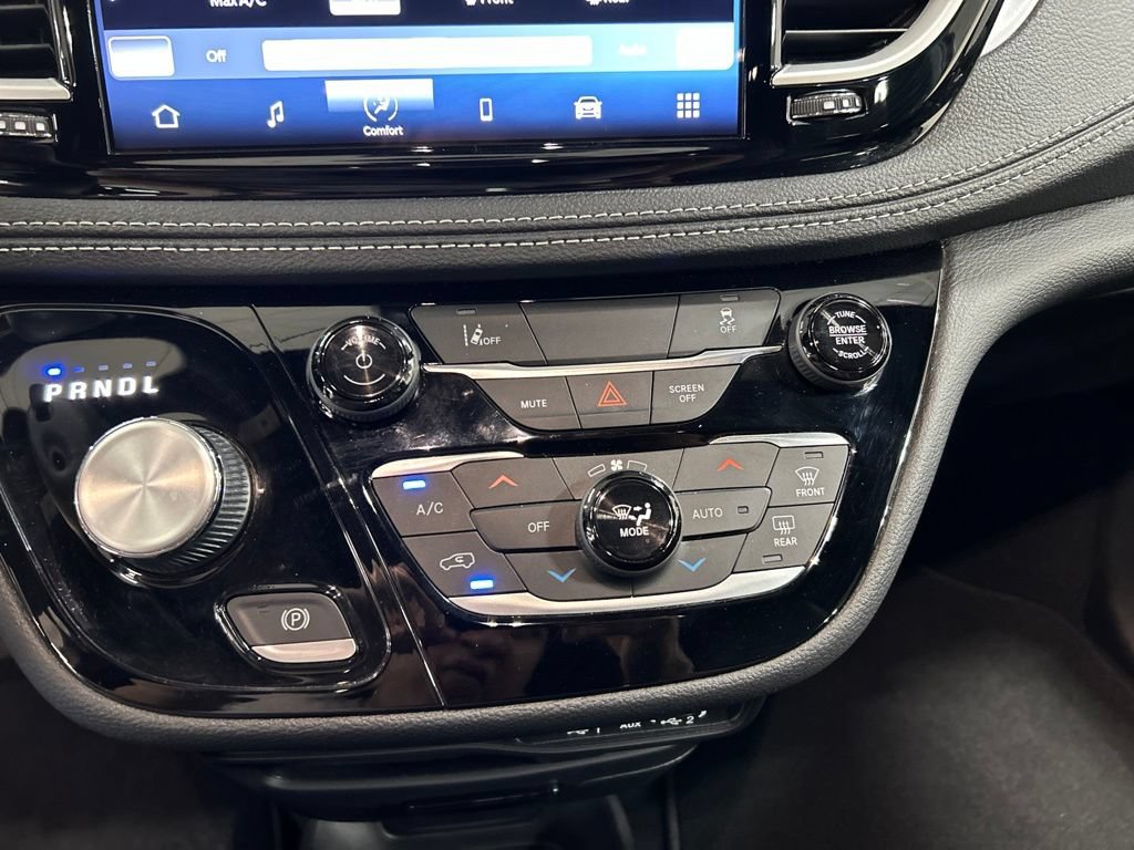Used 2022 Chrysler Pacifica Touring-L w/ S Appearance Package FWD image 23