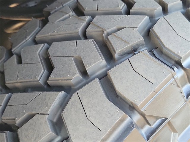 Certified 2022 Ford F150 Raptor w/ Raptor 37 Performance Package image 32