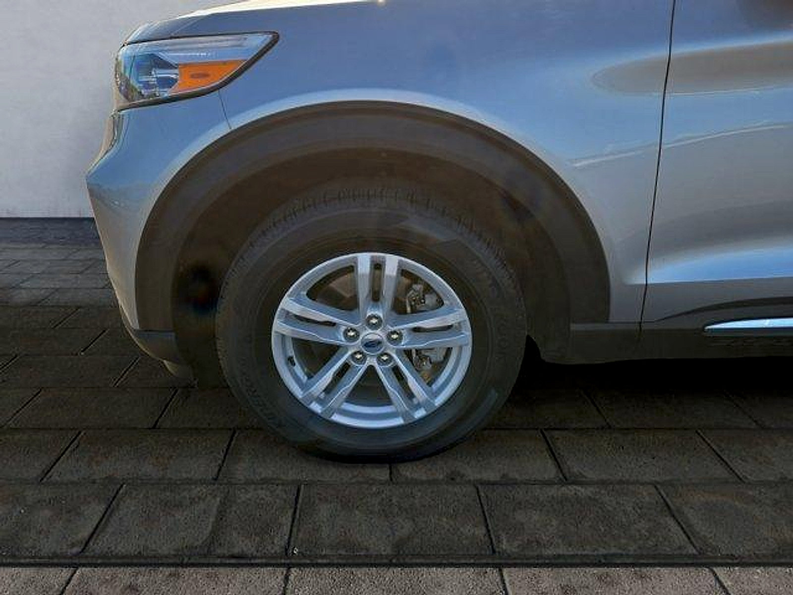 Certified 2023 Ford Explorer XLT w/ Equipment Group 202A AWD/4WD image 26