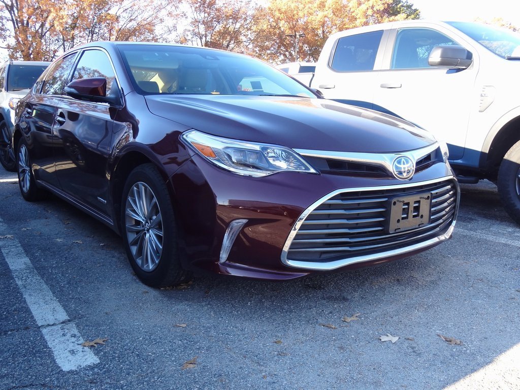 Used 2018 Toyota Avalon Limited image 1