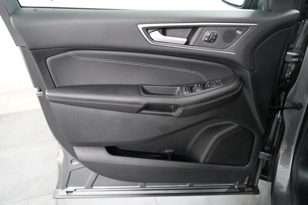 Certified 2023 Ford Edge Titanium AWD/4WD image 29