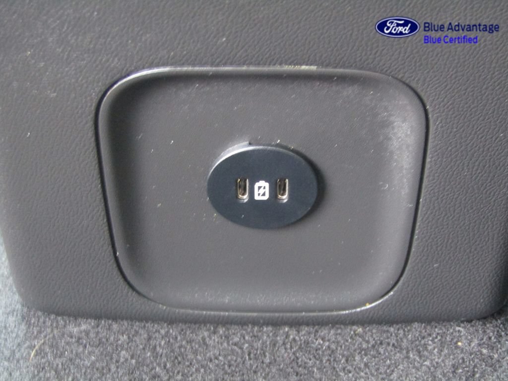 Certified 2025 Ford Escape Platinum AWD/4WD image 36