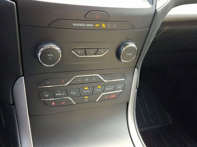 Certified 2019 Ford Edge SEL w/ Equipment Group 201A image 16