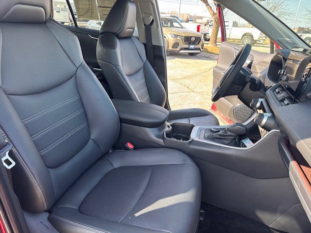 Used 2025 Toyota RAV4 Limited w/ Weather Package image 34