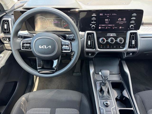 Used 2023 Kia Sorento LX FWD image 19