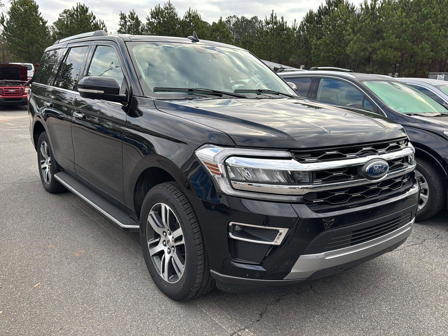 Certified 2023 Ford Expedition Limited image 3