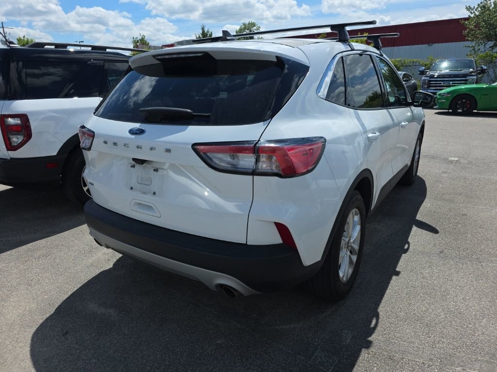 Certified 2022 Ford Escape SE w/ Convenience Package FWD image 3